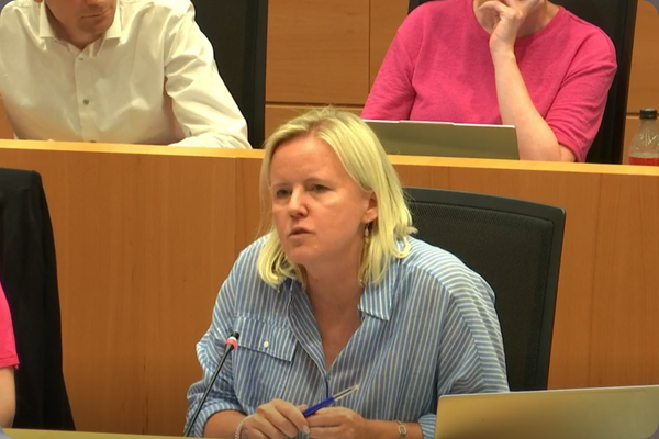 Anders. haalt eigen wetsvoorstel voor verlenging abortustermijn van agenda